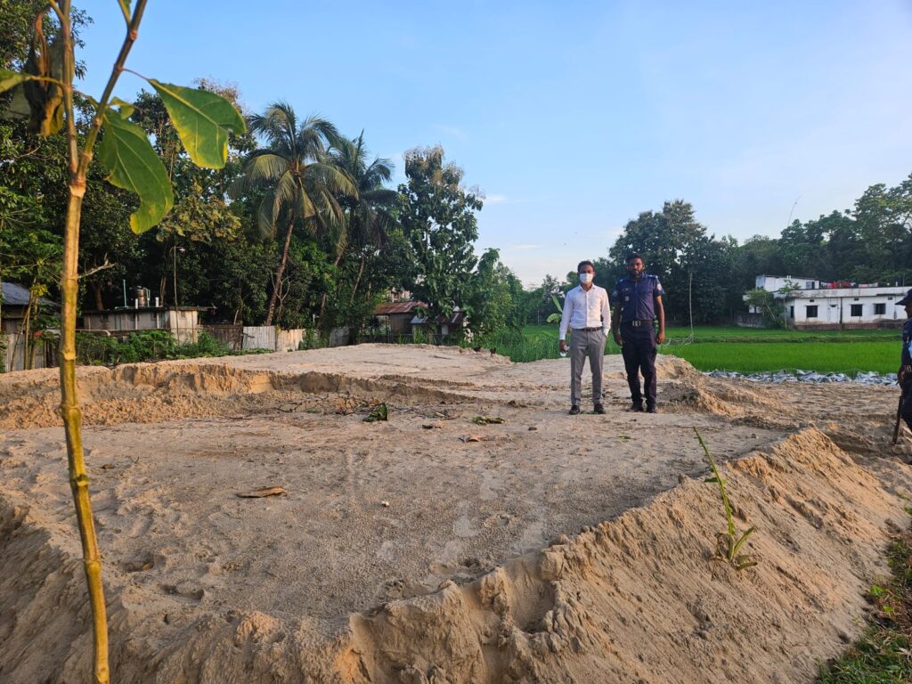 ফটিকছড়িতে অবৈধভাবে উত্তোলন করা ১৩ হাজার ঘনফুট বালু জব্দ
