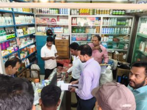 নাজিরহাট বাজারে রহমত উল্যাহর অভিযান, পোল্ট্রি ফিড ব্যবসায়ীকে ৩০ হাজার টাকা জরিমানা