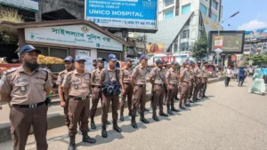 শিক্ষার্থীদের আন্দোলন ও সংঘর্ষের আশঙ্কায় সাইন্সল্যাবে পুলিশ মোতায়েন