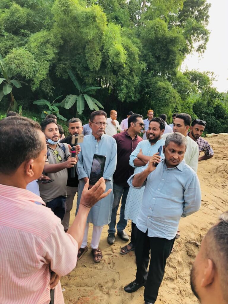 ফটিকছড়িতে ওসিকে নিয়ে এমপির মন্তব্য, ‘আল্লাহর ওয়াস্তে চলে যান’