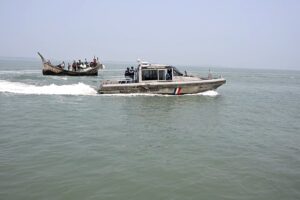 কক্সবাজার-মহেশখালী-কুতুবদিয়ায় জলদস্যু দমনে কোস্ট গার্ডের সাঁড়াশি অভিযান